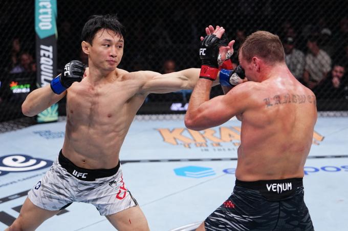 최두호(왼쪽).(UFC 제공)