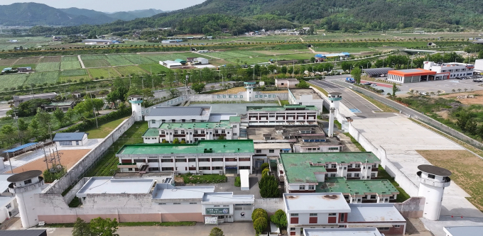                                                   옛 장흥교도소 전경/장흥군
