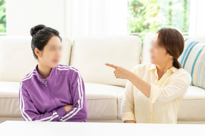  20대 딸의 흡연 사실에 화가 난다는 한 어머니의 사연에 누리꾼들이 일제히 반박하고 나섰다. /사진=클립아트코리아
