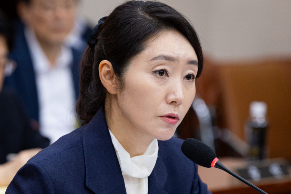 강선우 여성가족부 장관 후보자가 자진 사퇴했다. 사진은 강선우 여성가족부 장관 후보자가 지난 14일 서울 여의도 국회에서 열린 인사청문회에 출석해 의원 질의에 답하고 있는 모습. /사진=뉴스1