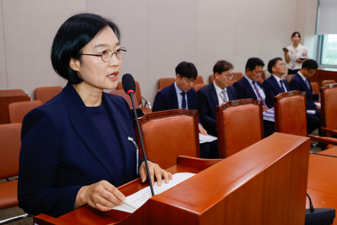 IT전문가 한성숙 전 네이버 대표가 중소벤처기업부(중기부) 장관으로 임명됐다. 사진은 지난 15일 한성숙 중소벤처기업부 장관 후보자가 서울 여의도 국회 산업통산자원중소벤처기업위원회에서 열린 인사청문회에 출석해 모두 발언을 하고 있는 모습. /사진=뉴스1
