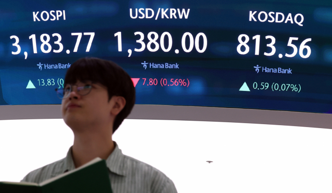 지난 23일 코스피가 전 거래일(3169.94)보다 14.83포인트(0.44%) 오른 3183.77로 마감했다./사진=뉴시스 /사진=최진석