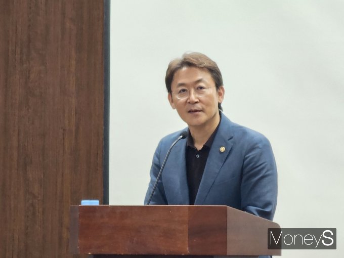 사진은 7월24일 서울 중구 은행회관에서 열린 '핀테크 및 디지털자산 활성화를 위한 벤처투자포럼'에서 축사하는 권대영 금융위원회 부위원장. /사진=박찬규 기자 