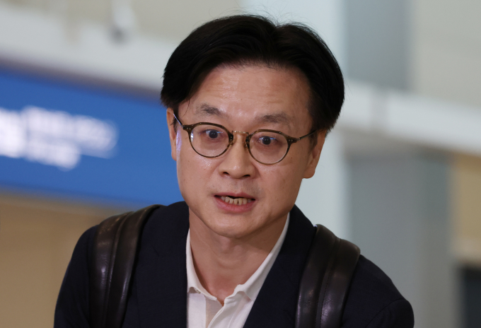 관세 협상을 위해 미국을 방문한 김정관 산업통상자원부 장관과 여한구 통상교섭본부장이 하워드 러트닉 미국 상무장관과의 관세 협상에서 제조업 협력 강화 방안을 제시했다. 사진은 김 장관이 지난 23일 인천공항에서 대미 통상 협상을 위해 출국하며 취재진 질문에 답변하는 모습. /사진=뉴스1