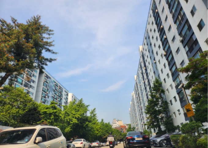 오는 26일 개최되는 방배신삼호아파트 재건축 시공사 선정 총회가 사업 정상화의 분수령이 될 전망이다. 사진은 방배신삼호아파트 전경. /사진=HDC현대산업개발