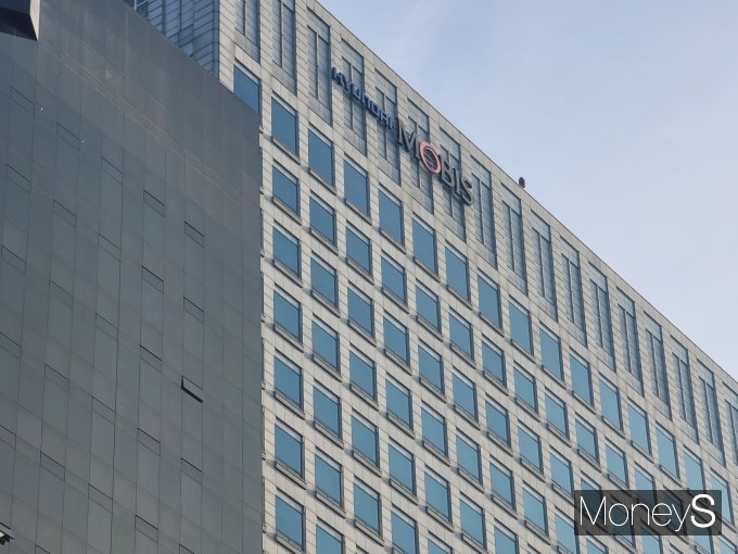 현대모비스가 북미 신공장 가동 확대 효과 등으로 2분기 호실적을 올렸다. 사진은 서울 역삼동 현대모비스 사옥. /사진=김창성 기자