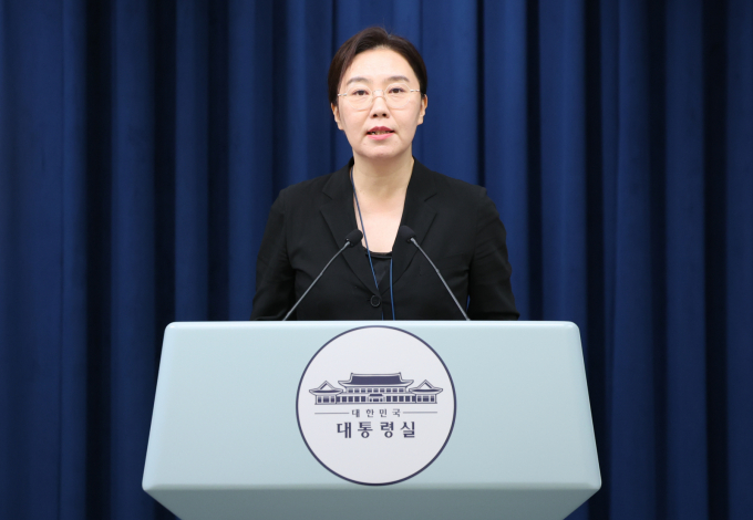 이재명 대통령이 25일 정동영 통일부 장관, 안규백 국방부 장관, 권오을 국가보훈부 장관에 대한 임명을 강행했다. 사진은 지난 24일 강유정 대통령실 대변인이 서울 용산 대통령실 청사에서 대통령 주재 수석보좌관 회의 관련 브리핑을 하고 있는 모습./사진=뉴스1
