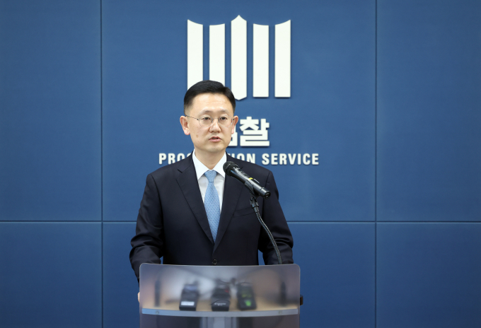 법무부가 박세현 서울고검장(사법연수원 29기) 후임으로 구자현 법무연수원 연구위원(연수원 29기)을 지명했다. 사진은 박 서울고검장이 지난해 12월8일 서울 서초구 서울고등검찰청 기자실에서 수사 관련 브리핑을 하는 모습. /사진=뉴시스