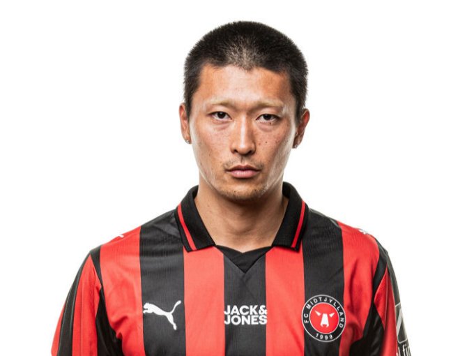 국가대표 공격수 조규성이 장발의 스타일을 버리고 삭발을 감행했다. 사진은 FC 미트윌란 홈페이지에 공개된 조규성 프로필. /사진=FC 미트윌란 홈페이지