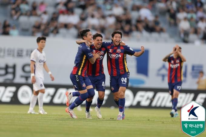 수원FC가 FC안양을 꺾었다.(한국프로축구연맹 제공)