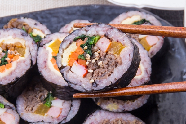 김밥 4줄을 싸줄 아르바이트를 구한다는 구인 글에 비판이 이어지고 있다. 사진은 기사의 이해를 돕기 위한 자료 사진. /사진=클립아트코리아