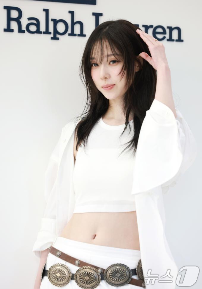 에스파 윈터가 28일 오전 경기도 성남시 분당구 현대백화점 판교점에서 열린 폴로 랄프 로렌 '폴로 플레이 백' 팝업스토어 오픈 행사에 참석해 매력을 발산하고 있다. ⓒ News1 권현진 기자