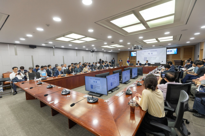 국회에서 열린 북극항로 개척방안 및 선결과제 점검 토론회 모습/사진=해진공