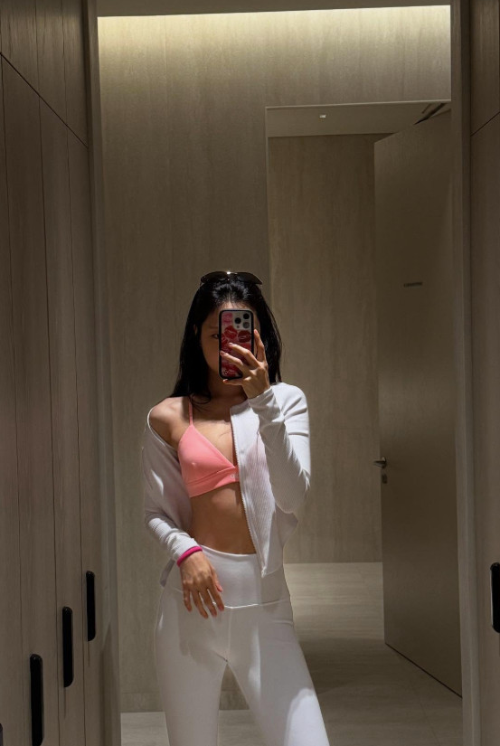 손나은/인스타그램 캡처