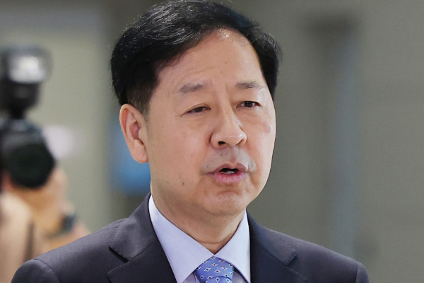구윤철 경제부총리 겸 기획재정부 장관이 하워드 러트닉 미국 상무장관과 통상 협의를 진행했다. 사진은 구윤철 부총리가 지난 29일 오전 인천국제공항 제2터미널을 통해 미국으로 출국에 앞서 발언하고 있는 모습. /사진=뉴스1