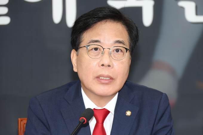 송언석 국민의힘 비상대책위원장 겸 원내대표가 우리 정부와 미국의 관세 협상에 대해 선방했다고 평했다. 사진은 송 원내대표가 31일 서울 여의도 국회에서 열린 비상대책위원회의에서 발언하는 모습. /사진=로이터