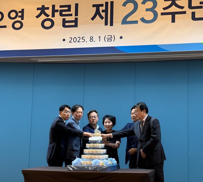 조선혜 지오영 회장이 회사 구성원들에게 사업 메시지를 전달했다. 사진은 지오영 창립 23주년 기념식. /사진=지오영