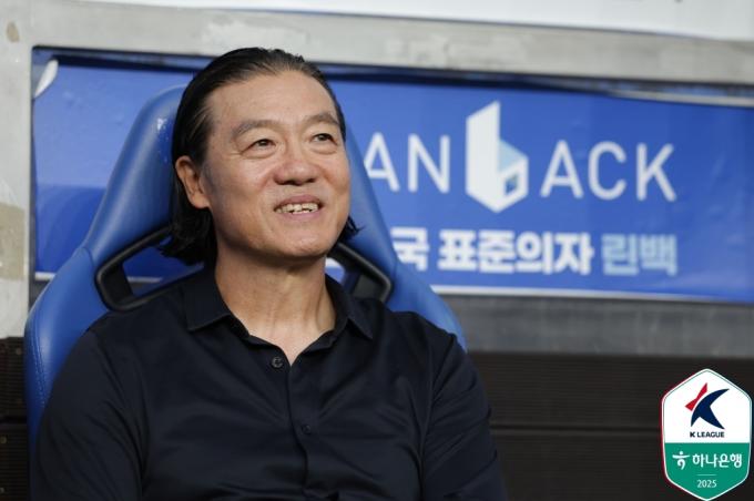 고별전을 치른 김판곤 울산 감독(한국프로축구연맹 제공)