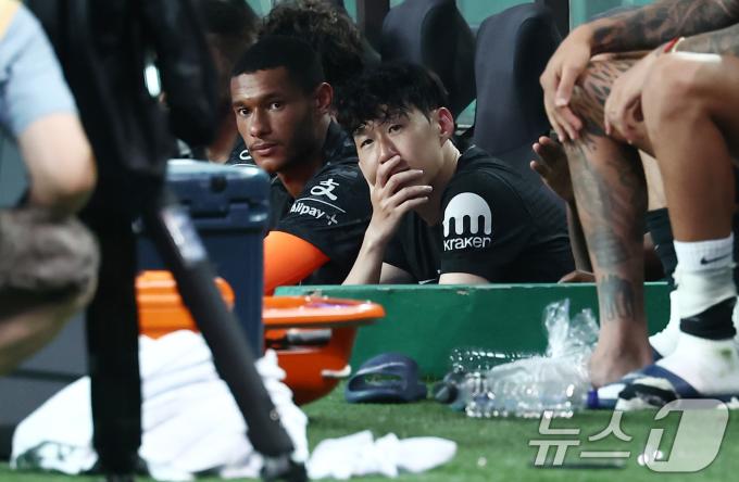 [뉴스1 PICK] '고별전서 눈물' 손흥민…