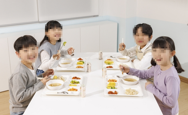 급식에 순대볶음이 나와 학부모 항의를 받은 교사가 억울하다고 토로했다. 사진은 기사의 이해를 돕기 위한 자료 사진. /사진=클립아트코리아