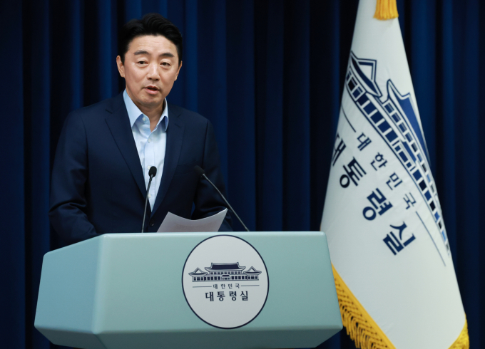 사진은 지난달 11일 강훈식 비서실장이 서울 용산 대통령실에서 문화체육관광부 장관 후보자. 국토교통부 장관 후보자 인선 발표 브리핑을 하고 있는 모습. /사진=뉴시스(대통령실통신사진기자단)