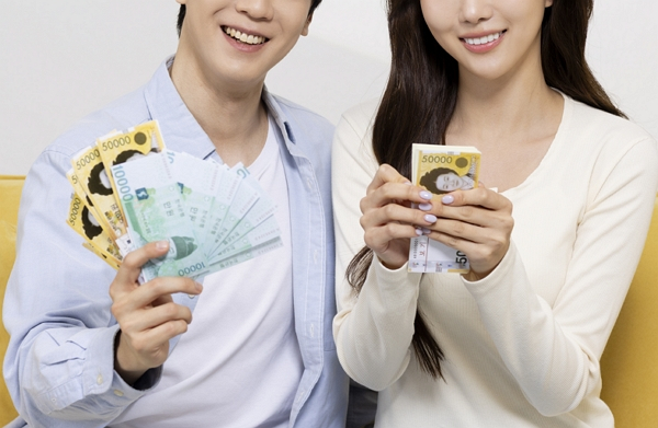 2025년 근로장려금 지급 시기를 알려주겠다. 사진은 기사의 이해를 돕기 위한 자료 사진. /사진=클립아트코리아