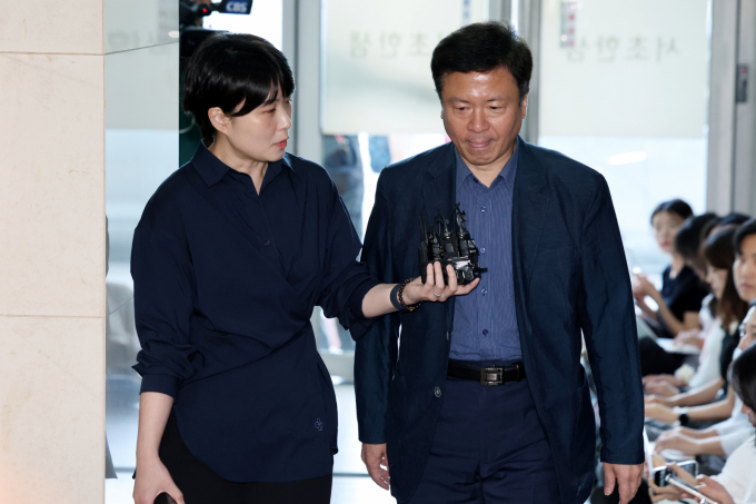 전하규 국방부 대변인이 5일 서울 서초구 순직해병 특검 사무실에 참고인 조사 차 출석한 가운데 취재진 질문에 "(특검에서) 질문하면 아는대도 답변하겠다"고 말했다. /사진=뉴스1