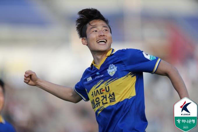 충남아산 주장 손준호(한국프로축구연맹 제공)