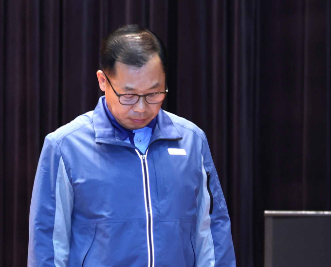 정희민 포스코이앤씨 대표이사 사장이 지난달 29일 인천광역시 연수구 송도사옥에서 전날 발생한 함양-창녕 고속도로 중대재해에 대해 사과하고 있다. 포스코이앤씨가 시공하는 함양-울산고속도로 의령나들목 공사 현장에서 지난 28일 사면 보강 작업을 하던 60대 노동자가 천공기(지반을 뚫는 건설기계)에 끼여 사망했다. /사진=뉴시스 전진환 기자
