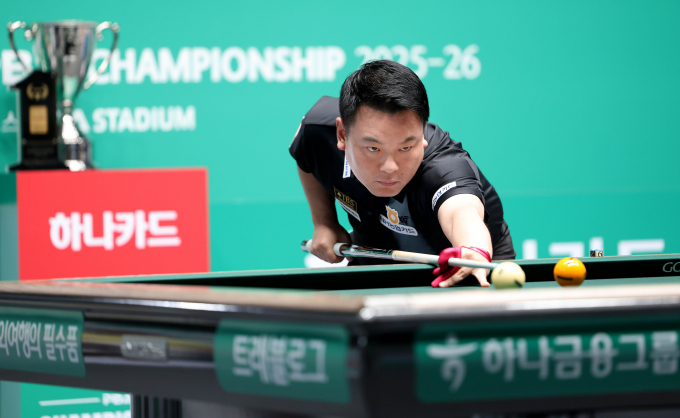 조재호가 드림투어 출신 조좌호를 3-0으로 누르고 64강에 진출했다. 사진은 지난 5일 고양킨텍스 PBA스타디움에서 열린 2025-26 3차 투어 올바른 생활카드 NH농협카드 PBA-LPBA 채리티 챔피언십에 출전한 조재호의 모습./사진=프로당구협회(PBA) 제공