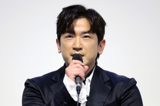 그룹 신화의 이민우가 아빠가 된다. 임신 중인 예비 신부는 6세 딸을 키우고 있는 재일교포 싱글맘으로 알려졌다. .사진은 지난해 10월 서울 강남구 더샵갤러리에서 연극 '레미제라블' 제작발표회에 참석한 배우 이민우. /사진=뉴시스