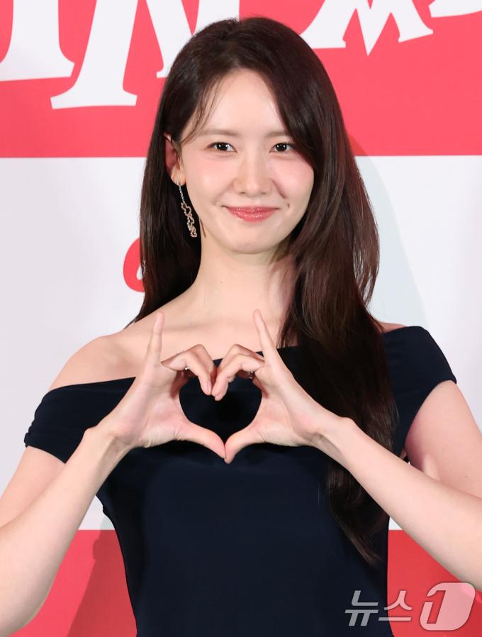 배우 임윤아가 6일 서울 용산구 CGV용산아이파크몰에서 열린 영화 '악마가 이사왔다‘(감독 이상근) 언론시사회에 참석해 포즈를 취하고 있다. '악마가 이사왔다'는 새벽마다 악마로 깨어나는 선지(임윤아 분)를 감시하는 기상천외한 아르바이트를 하게 된 청년 백수 길구(안보현 분)의 영혼 탈탈 털리는 이야기를 담은 악마 들린 코미디다. 2025.8.6/뉴스1 ⓒ News1 권현진 기자
