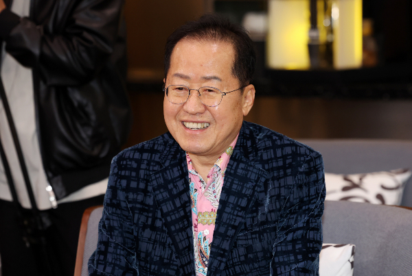 법조계에서 윤석열 전 대통령 부부가 모두 구속될 지 여부에 관심이 쏠리는 가운데 홍준표 전 대구시장이 입장을 전했다. 사진은 홍준표 전 대구시장 모습. /사진=뉴시스