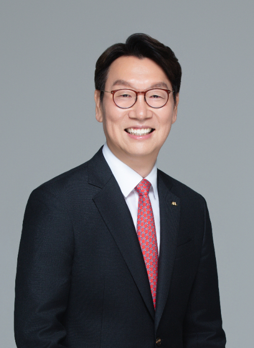 ABL생명이 CEO(최고경영자) 지속의 영업경쟁력강화 TF(태스크포스)를 지난 4일 신설했다. 곽희필 대표는 해당 TF를 통해 ABL생명의 중위권 도약 방안 등에 대해 논의할 예정이다./사진=ABL생명 