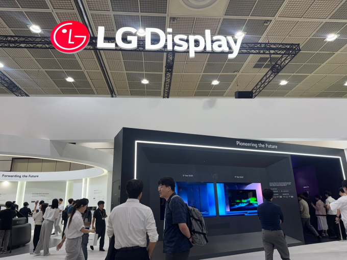 LG디스플레이가 K-Display 2025에 부스를 마련하고, 다양한 디스플레이 기술을 선보였다. /사진=정연 기자