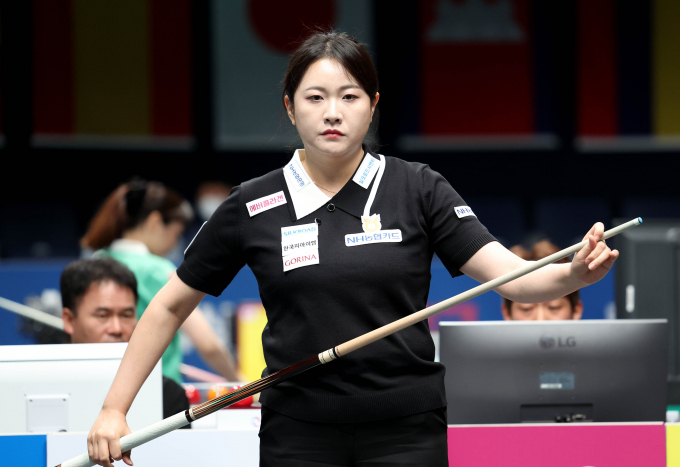 김민아가 김가영을 잡고 8강에 올랐다. 사진은 지난 7일 경기 고양킨텍스 PBA스타디움에서 열린 2025-26시즌 3차 투어 올바른 생활카드 NH농협카드 PBA-LPBA 채리티 챔피언십 LPBA 16강에 출전한 김민아의 모습. /사진=프로당구협회(PBA) 제공