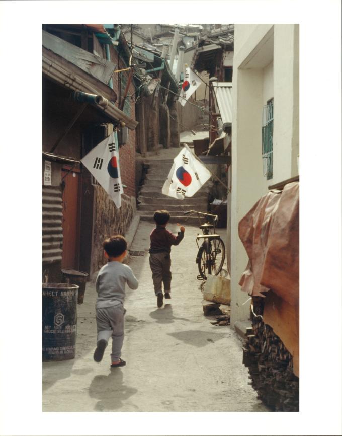 사진작가 김기찬(1938~2005)이 찍은 '서울 중구 중림동 골목안 풍경' 사진(대한민국역사박물관 제공)