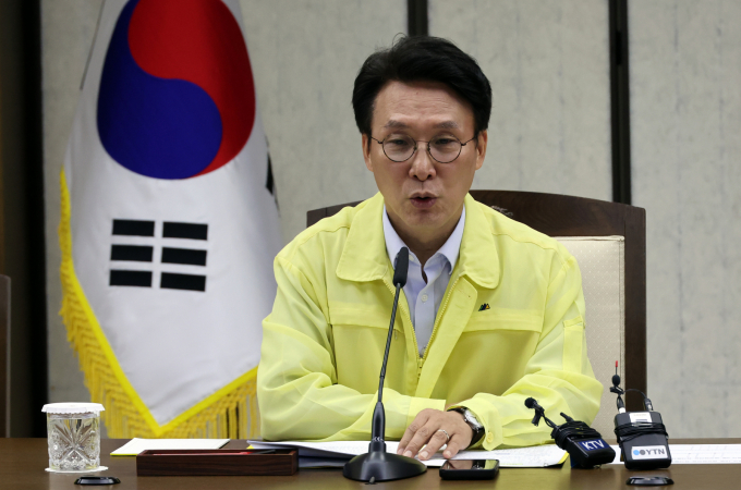 김민석 국무총리가 8일 세종 어진동 정부세종청사에서 열린 국가테러대책위원회에서 "오는 10월 경주에서 열리는 APEC 정상회의가 성공적으로 개최될 수 있도록 안전 관리를 빈틈없이 해달라"고 주문했다. /사진=뉴시스