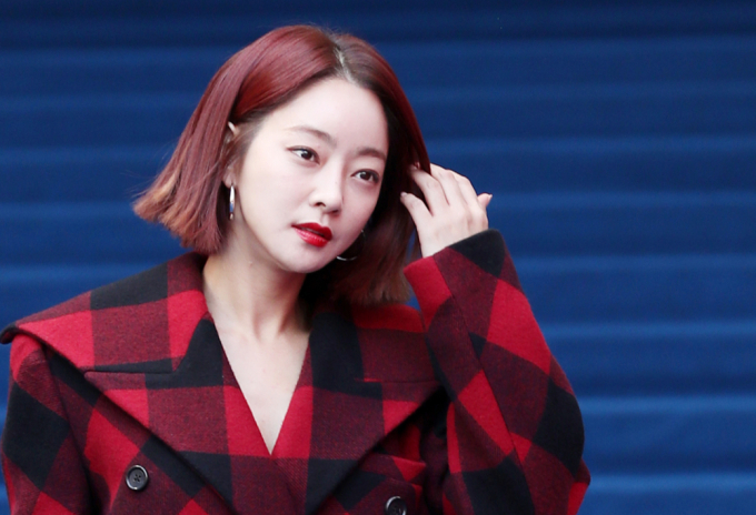 배우 서효림이 폭우 피해 및 후처리 상황을 공유하며 보험사에 분통을 터트렸다. 사진은 2018년 10월 울 중구 동대문디자인플라자(DDP)에서 열린 '2019 S/S 헤라서울패션위크-푸시버튼' 컬렉션에 참석한 서효림. /사진=머니투데이