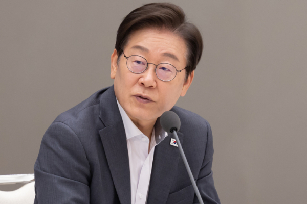 이재명 대통령 국정지지율이 56.5%로 집계됐다. 사진은 이재명 대통령이 지난 1일 서울 용산 대통령실 청사에서 열린 전국 시·도지사 간담회에서 발언을 하고 있는 모습. /사진=뉴스1(대통령실 제공)