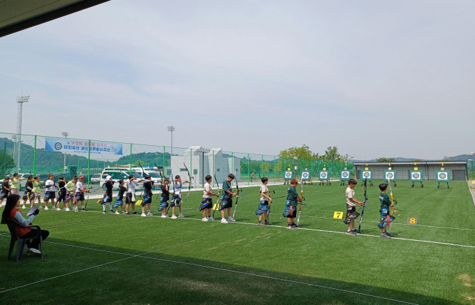 진주시가 우크라이나, UAE  양국 국가대표팀 전지훈련을 유치했다. 사진은 2024년 진주시체육회장배 양구애회 개최 모습./사진=진주시