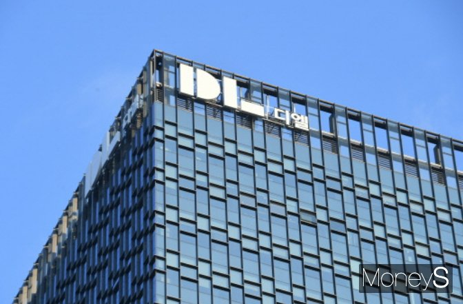 DL이앤씨가 자회사 공사현장에서 발생한 인명사고로 전국의 80여개 공사를 중단키로 결정했다. 사진은 DL이앤씨 사옥 모습. /사진=장동규 기자
