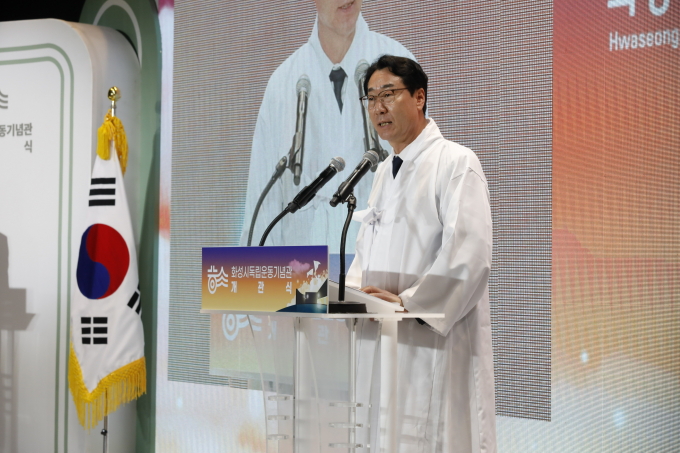 정명근 화성특례시장이 지난해 4월 15일 열린 화성독립운동기념관 개관식에 참석해 인사말을 하고 있다. /사진제공=화성특례시