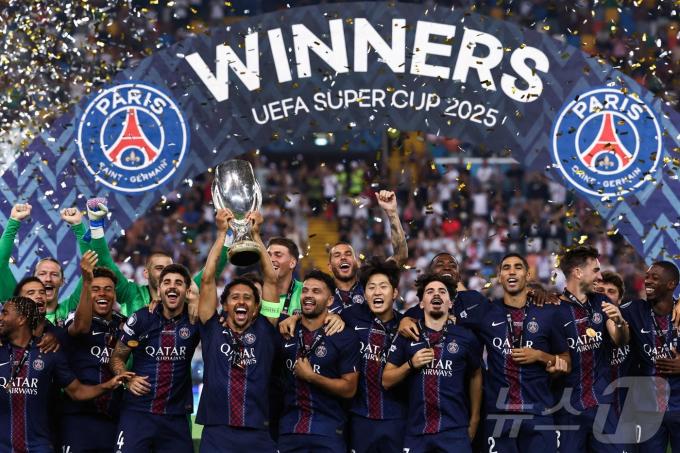 UEFA 슈퍼컵 정상에 오른 PSG. ⓒ AFP=뉴스1