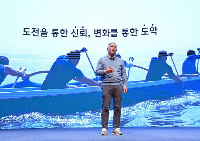 정의선 현대차그룹 회장이 올 상반기 현대차·기아·현대모비스로부터 45억여원의 보수를 받았다. /사진=현대차그룹