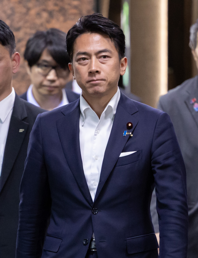 고이즈미 신지로 일본 농림수산상이 지난 9일 오후 APEC 식량안보장관회의 및 한일중 농업장관회의 등에 참석차 서울 강서구 김포국제공항을 통해 입국하고 있다. /사진=뉴시스 