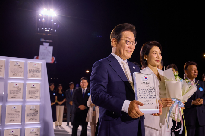 이재명 대통령이 17일 오전 영화 '독립군: 끝나지 않은 전쟁'을 관람한다. 사진은 전날 제21대 대통령 국민 임명식에 참석한 이 대통령. /사진=이 대통령 페이스북