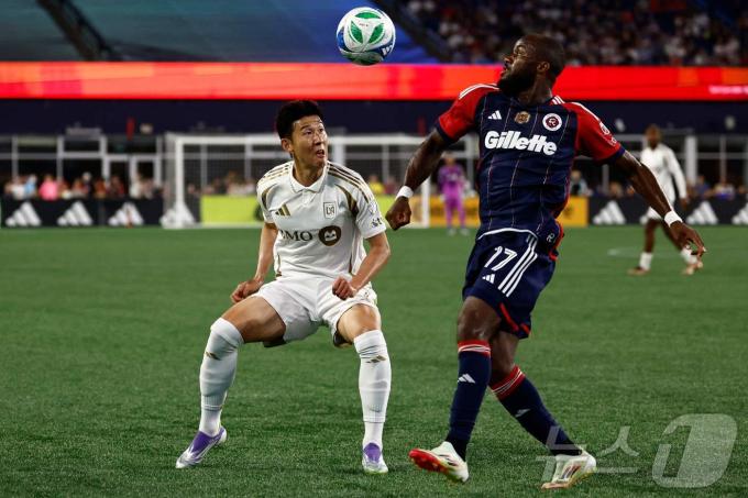 LA FC의 손흥민(왼쪽)ⓒ AFP=뉴스1