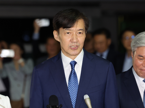 광복절 특사로 출소한 조국 전 조국혁신당 대표가 내년 6월 치러지는 지방선거 또는 국회의원 보궐선거 출마를 사실상 공식화했다. 사진은 조국 전 조국혁신당 대표가 서울 구로구 서울남부교도소에서 광복절 특사로 출소하는 모습. /사진=뉴시스