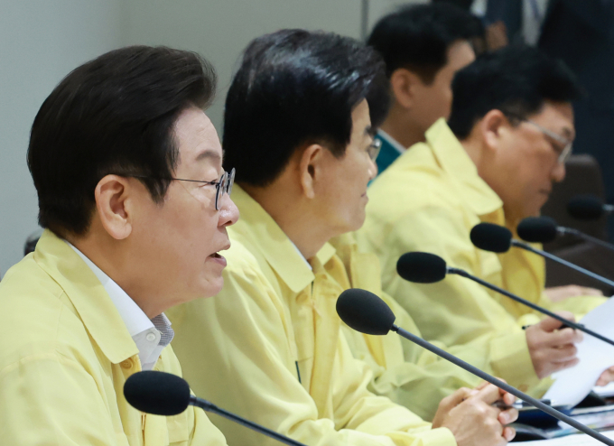  이재명 대통령이 18일 서울 용산구 대통령실 청사에서 열린 제1회 을지국무회의 및 제37회 국무회의에서 "대한민국 국익을 지키고 외교적 공간을 넓히기 위해 남북관계가 매우 중요하다"고 전했다. /사진=뉴시스(대통령실통신사진기자단)